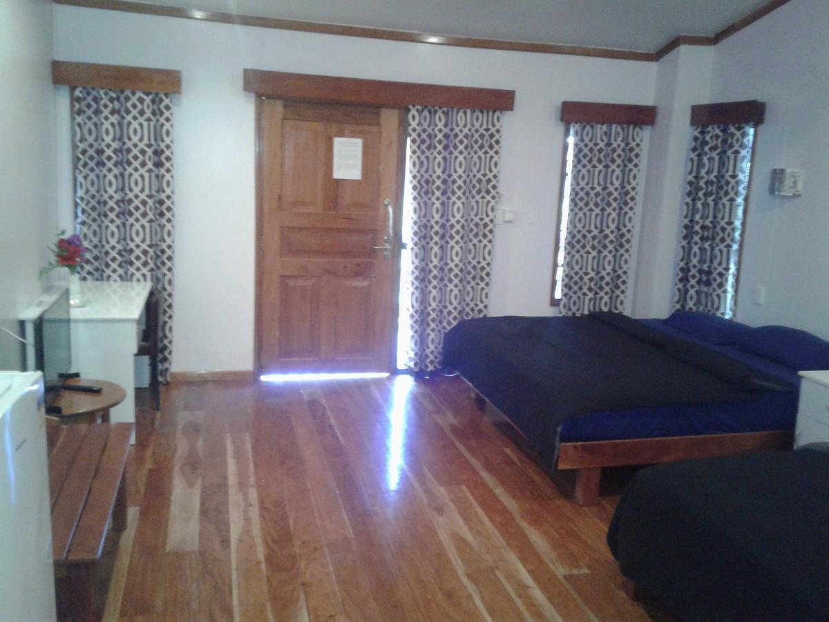 Blue Light Hotel Nadi Esterno foto